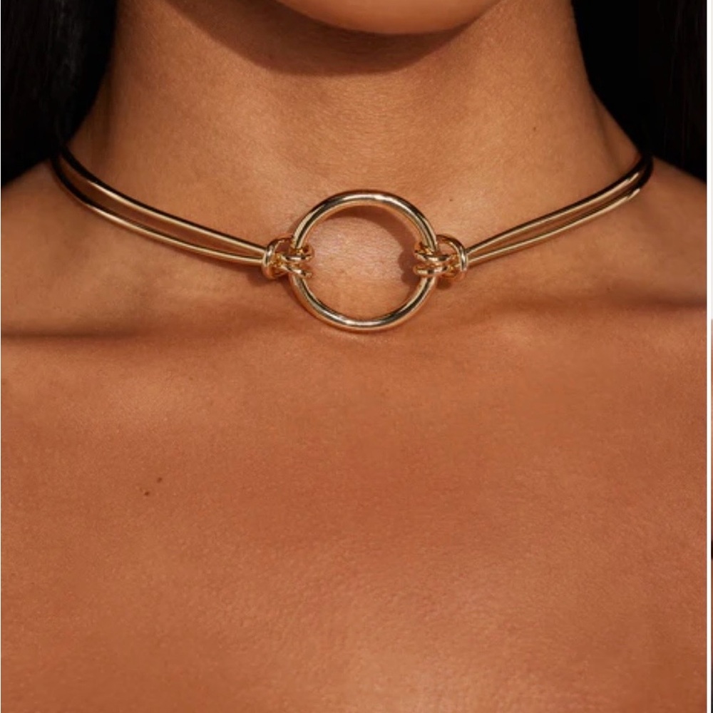 Fashion Nova Gold Circle Choker Necklace